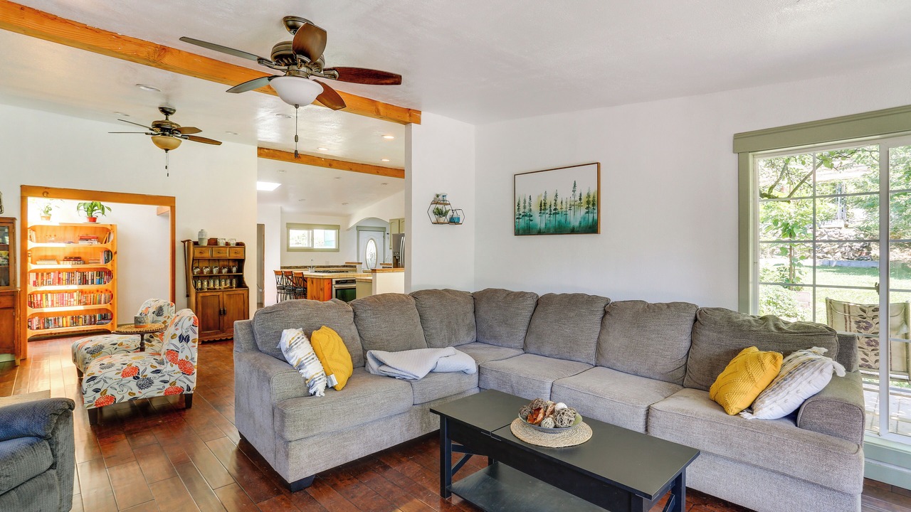 Photo of Livingroom in Big Bar
