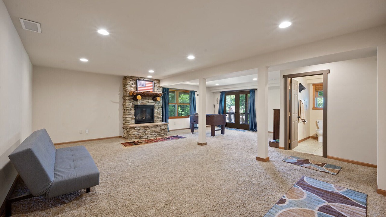 Photo of Bedroom in Crestline