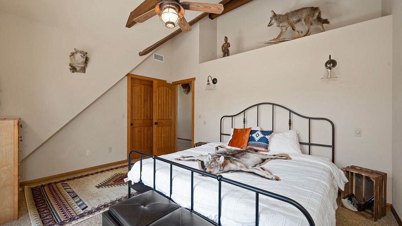 Photo of Bedroom in Crestline