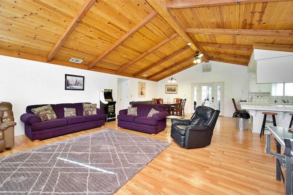 Photo of Livingroom in Yosemite Lakes
