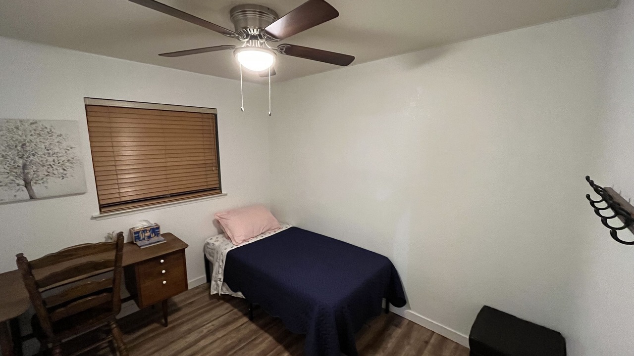 Photo of Bedroom in Yosemite Lakes