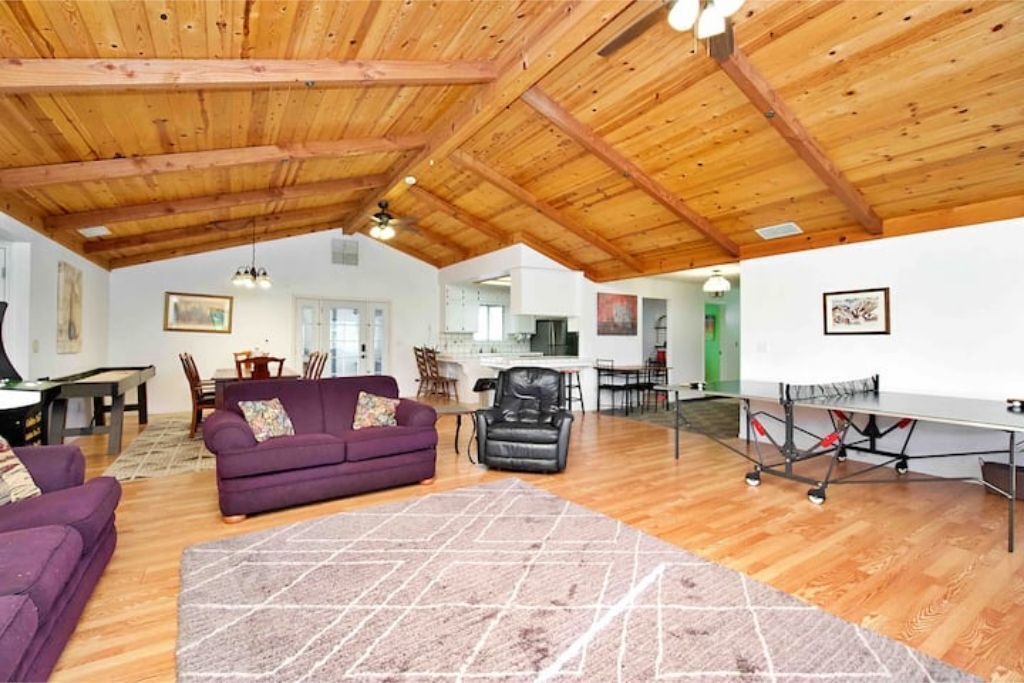 Photo of Livingroom in Yosemite Lakes