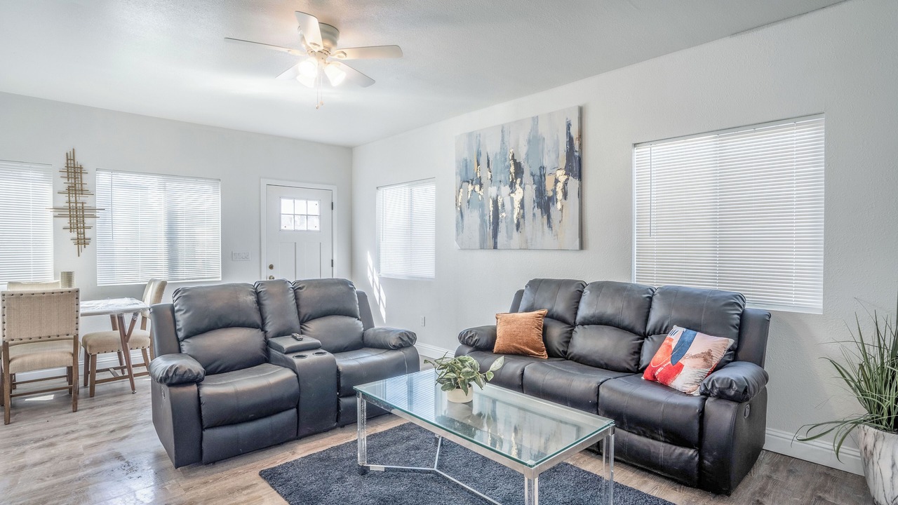 Photo of Livingroom in Paradise Park