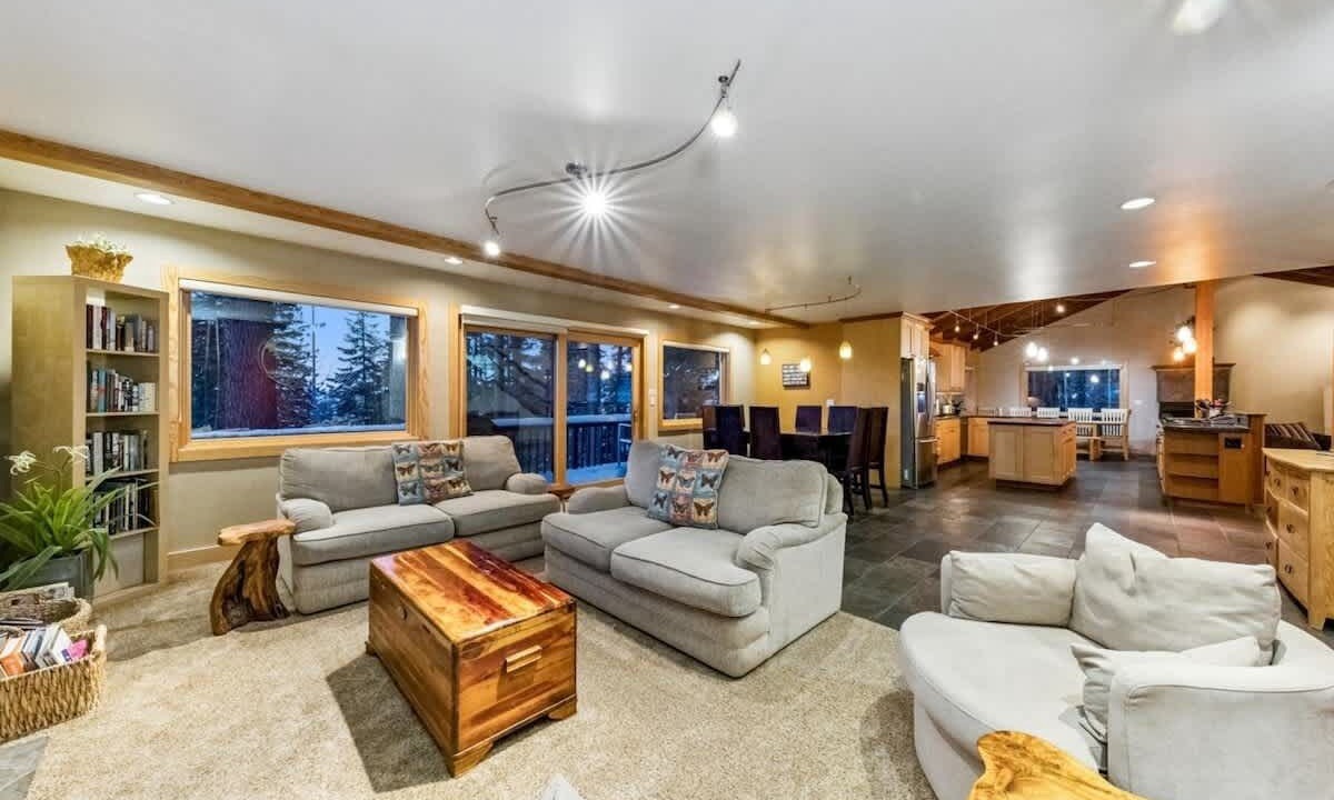 Photo of Livingroom in Montgomery Estates