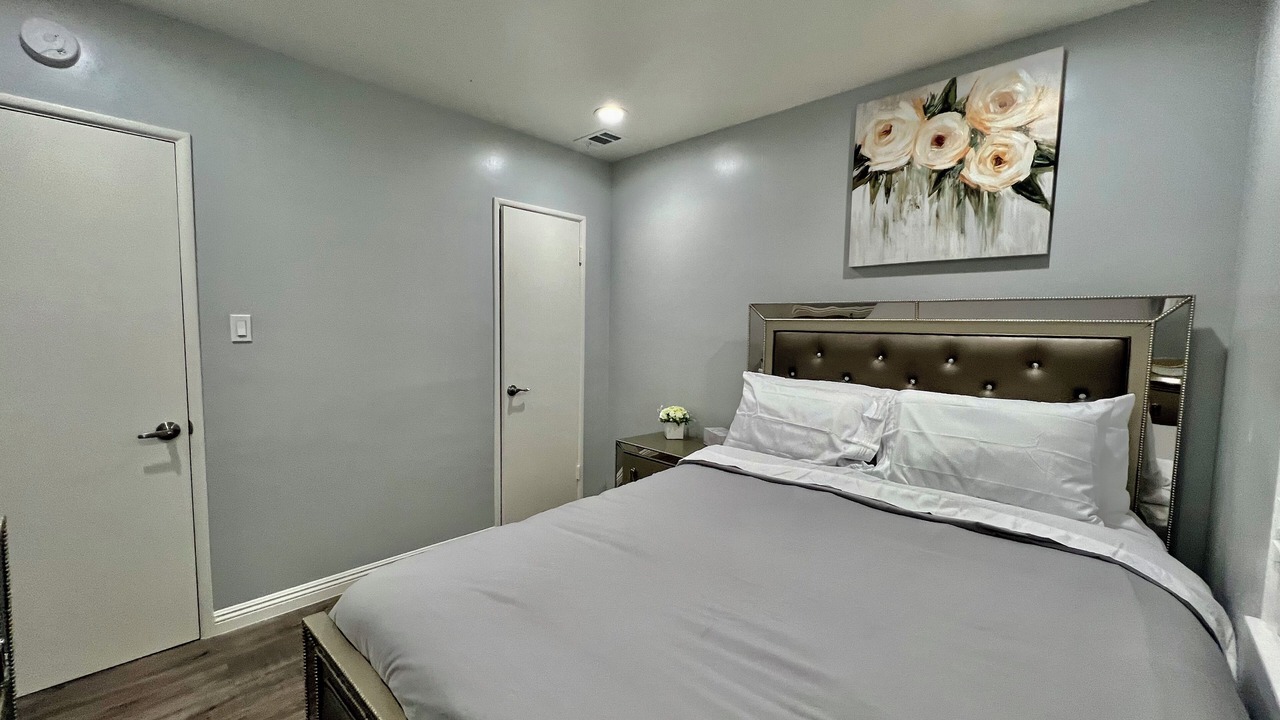Photo of Bedroom in Midway City