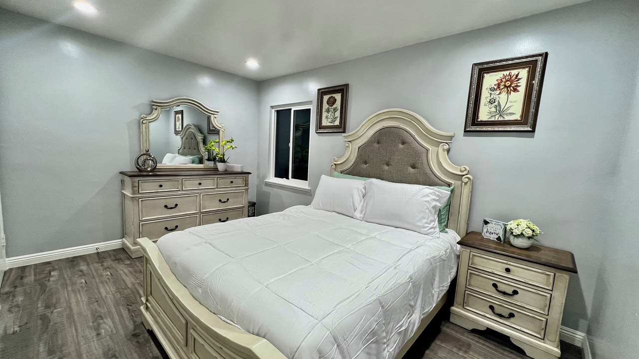 Photo of Bedroom in Midway City