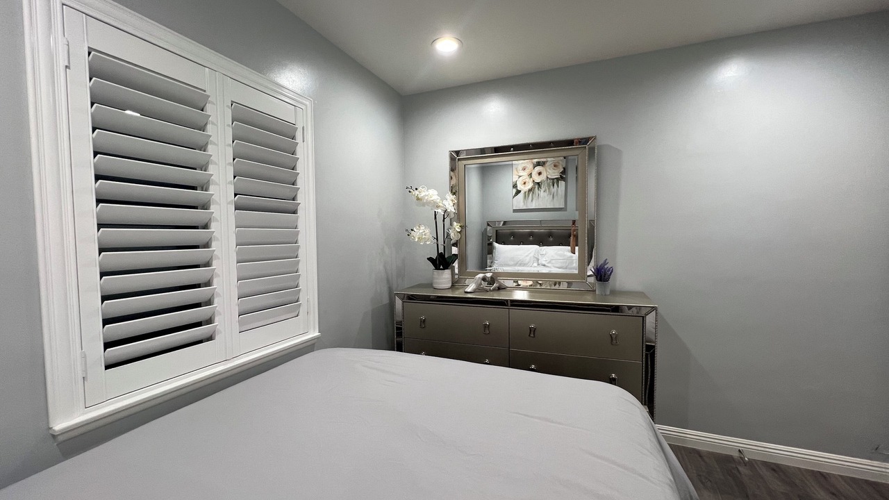 Photo of Bedroom in Midway City