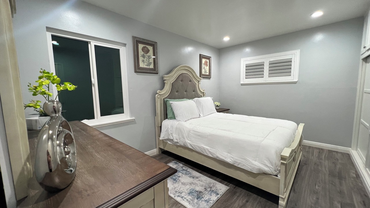Photo of Bedroom in Midway City