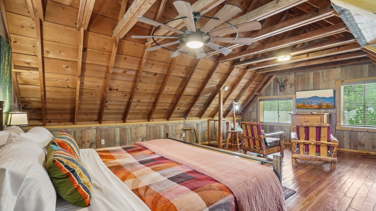 Photo of Bedroom in Idyllwild