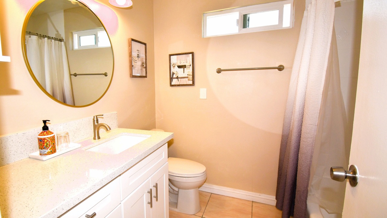 Photo of Bathroom in Midway City
