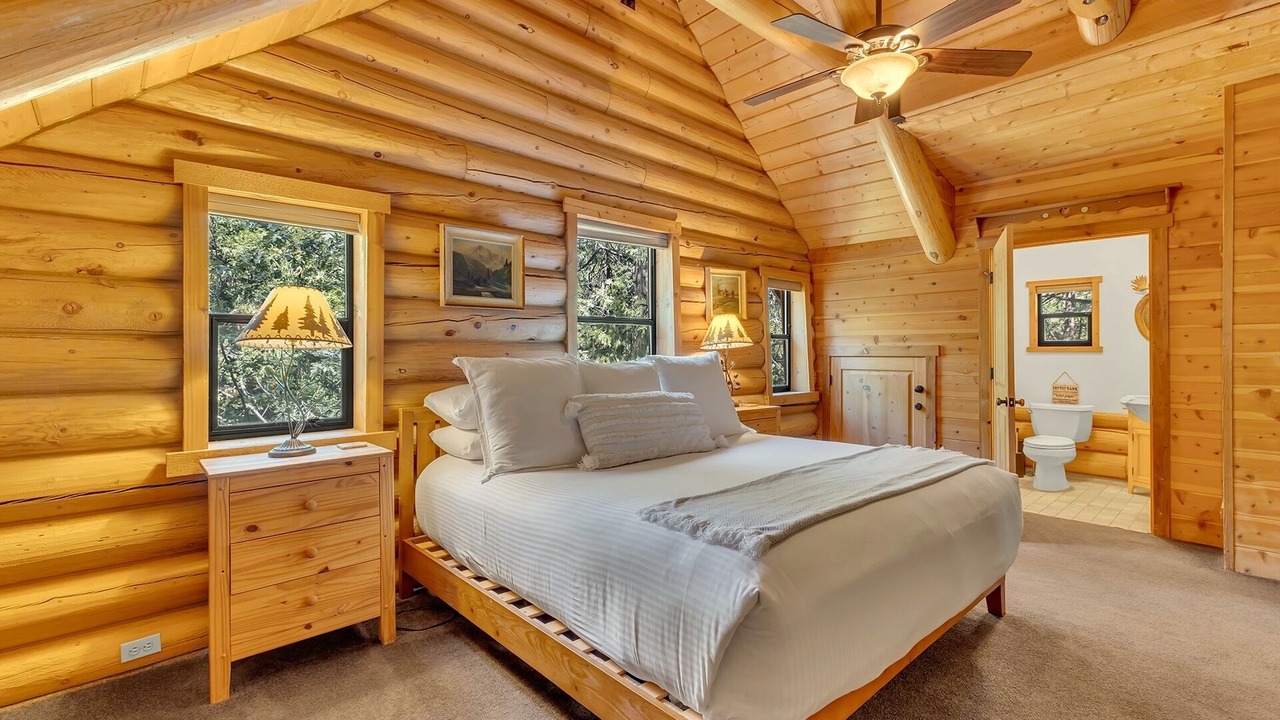 Photo of Bedroom in Idyllwild