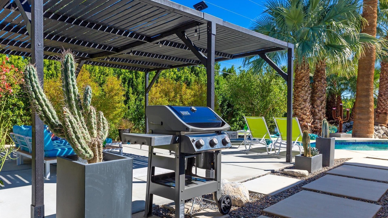 Photo of Patio Balcony in Chino Canyon