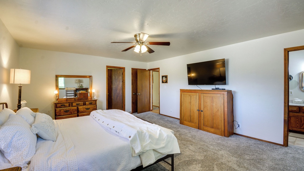 Photo of Bedroom in Iron Springs