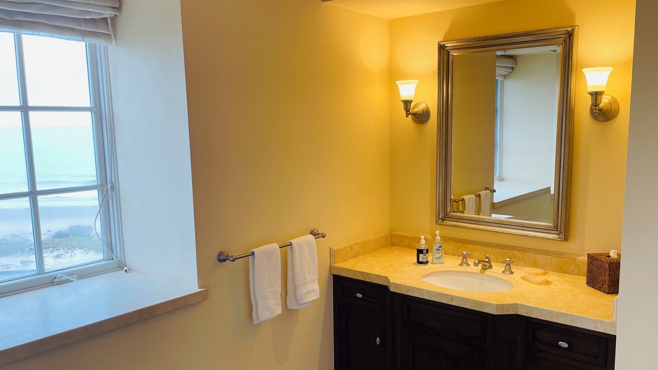 Photo of Bathroom in Toro Canyon