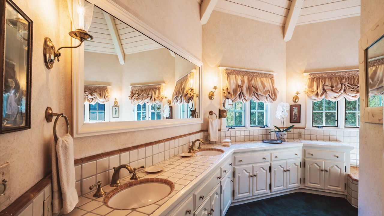 Photo of Bathroom in Montecito
