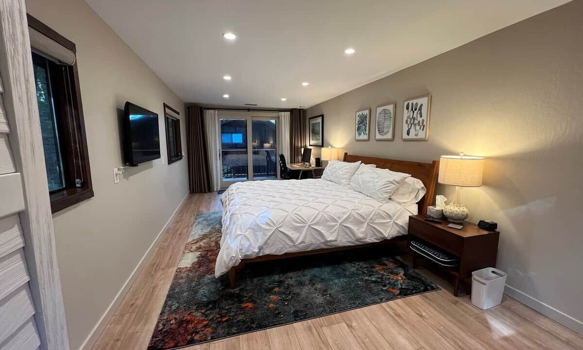 Photo of Bedroom in Guerneville