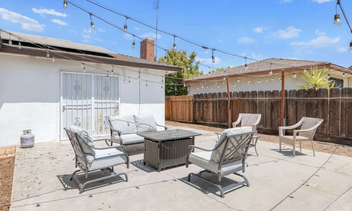 Photo of Outdoor in Raisin