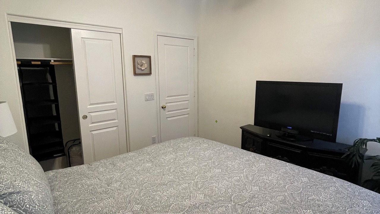 Photo of Bedroom in Cooper Commons