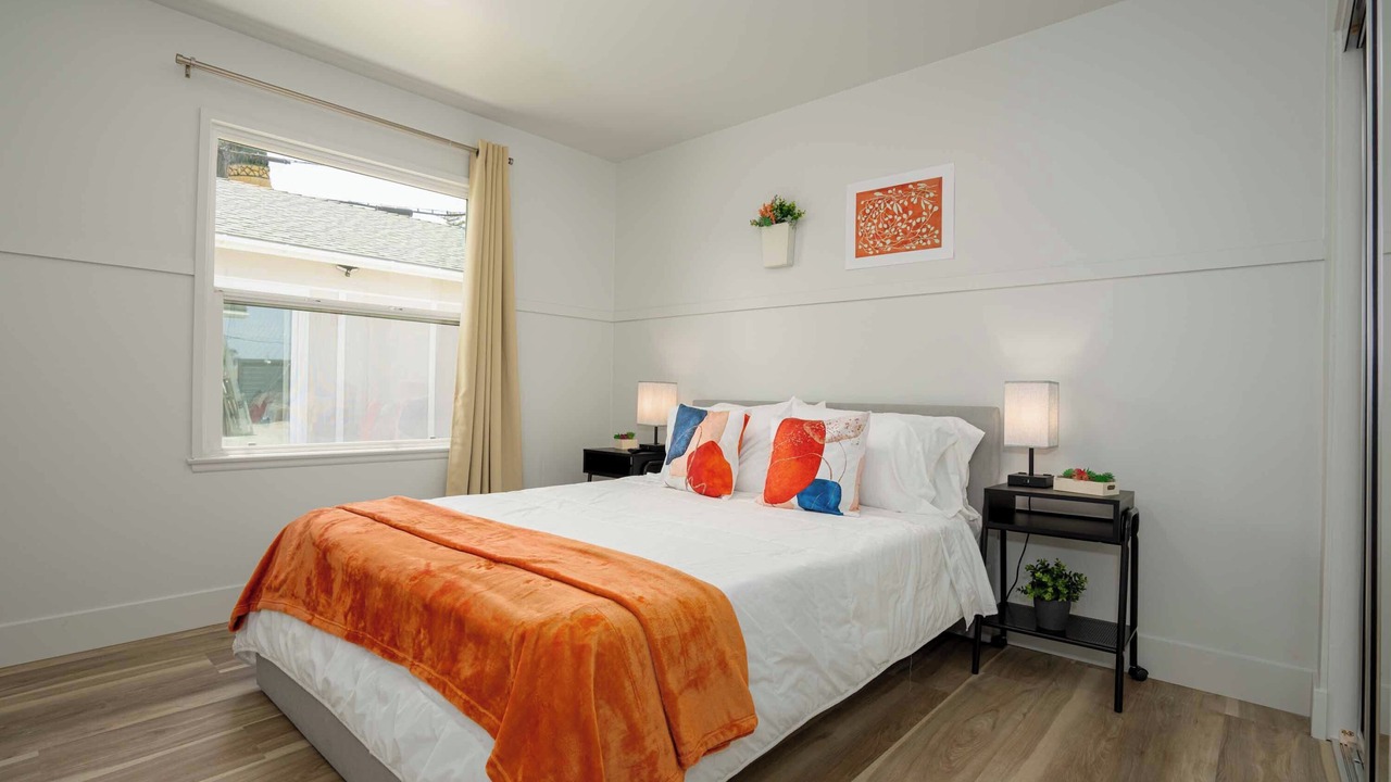 Photo of Bedroom in Midway City