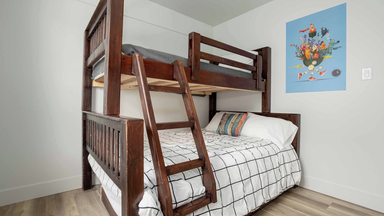Photo of Bedroom in Midway City