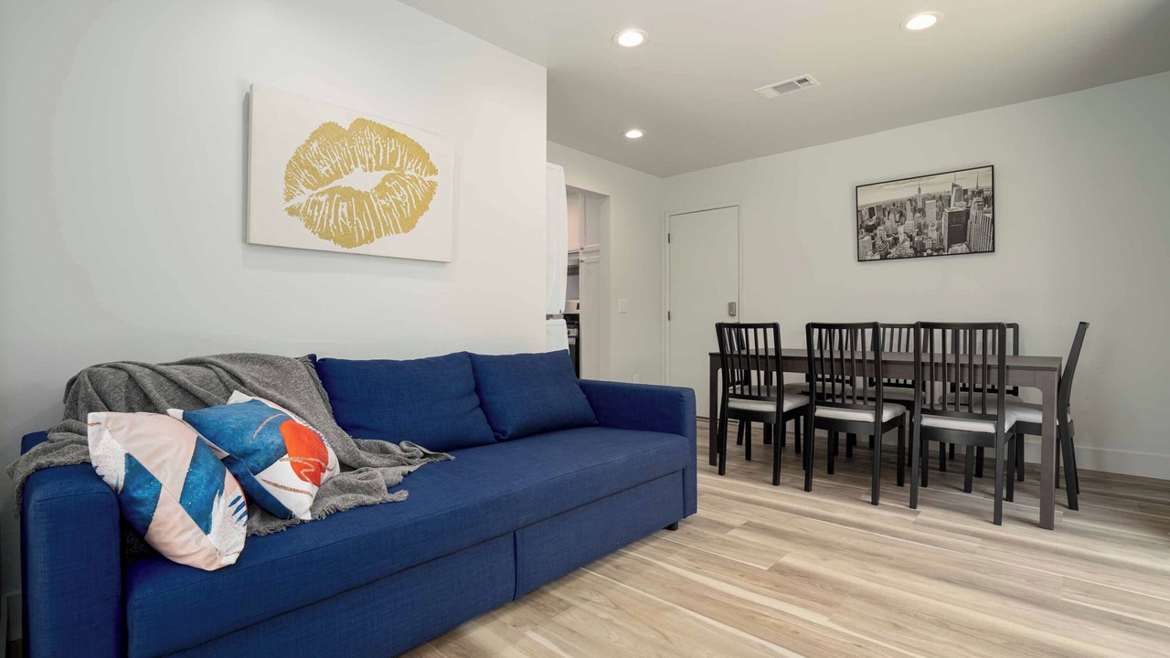 Photo of Livingroom in Midway City