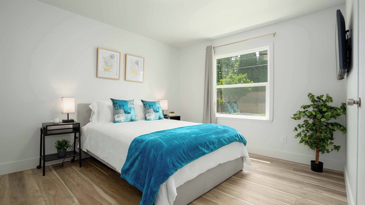 Photo of Bedroom in Midway City
