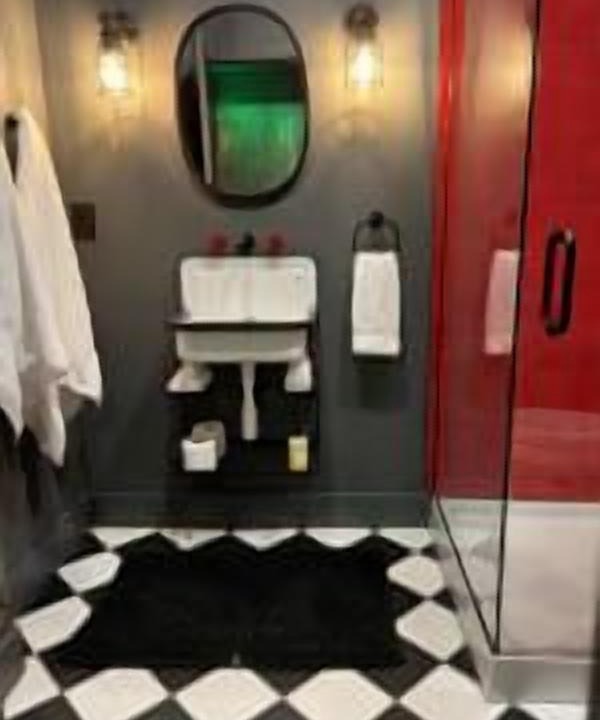 Photo of Bathroom in Parker Strip
