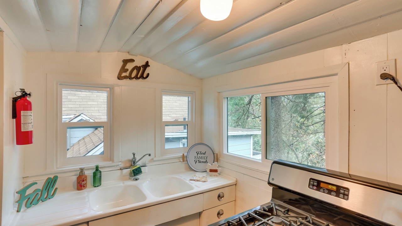 Photo of Kitchen in Crestline