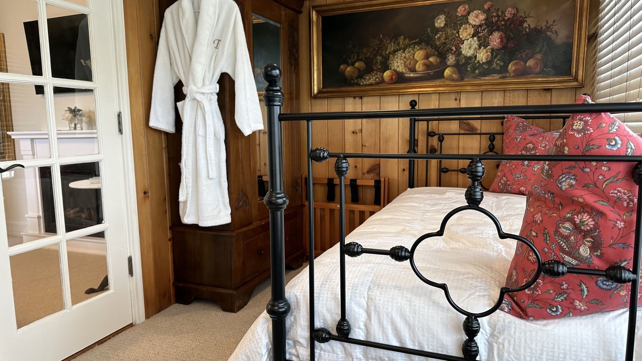 Photo of Bedroom in Avalon
