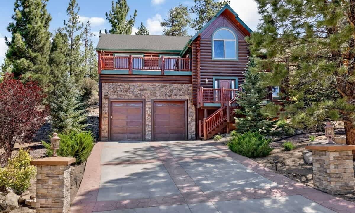 Photo of Outdoor in Castle Glen Estates