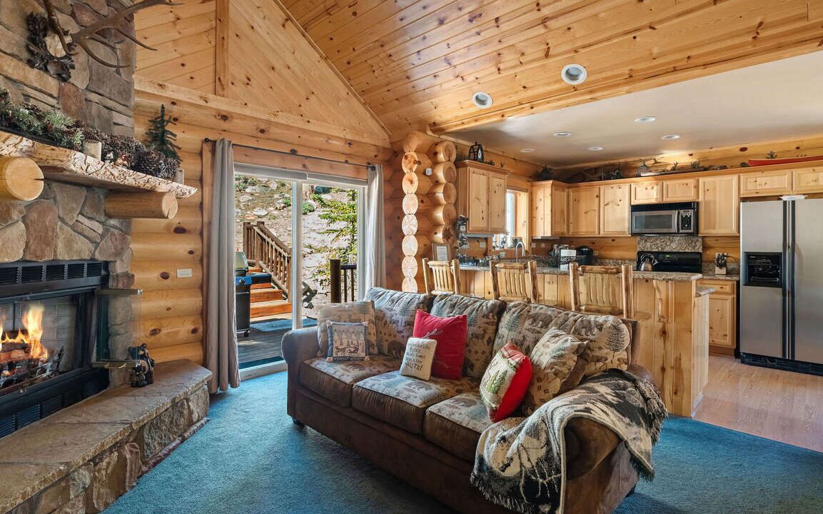 Photo of Livingroom in Castle Glen Estates