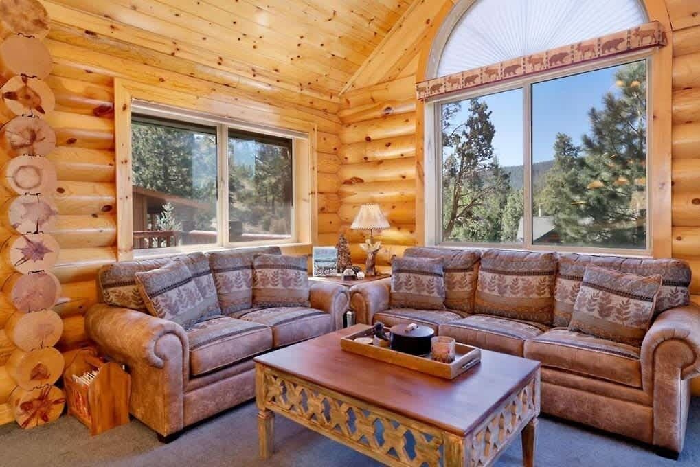 Photo of Livingroom in Castle Glen Estates