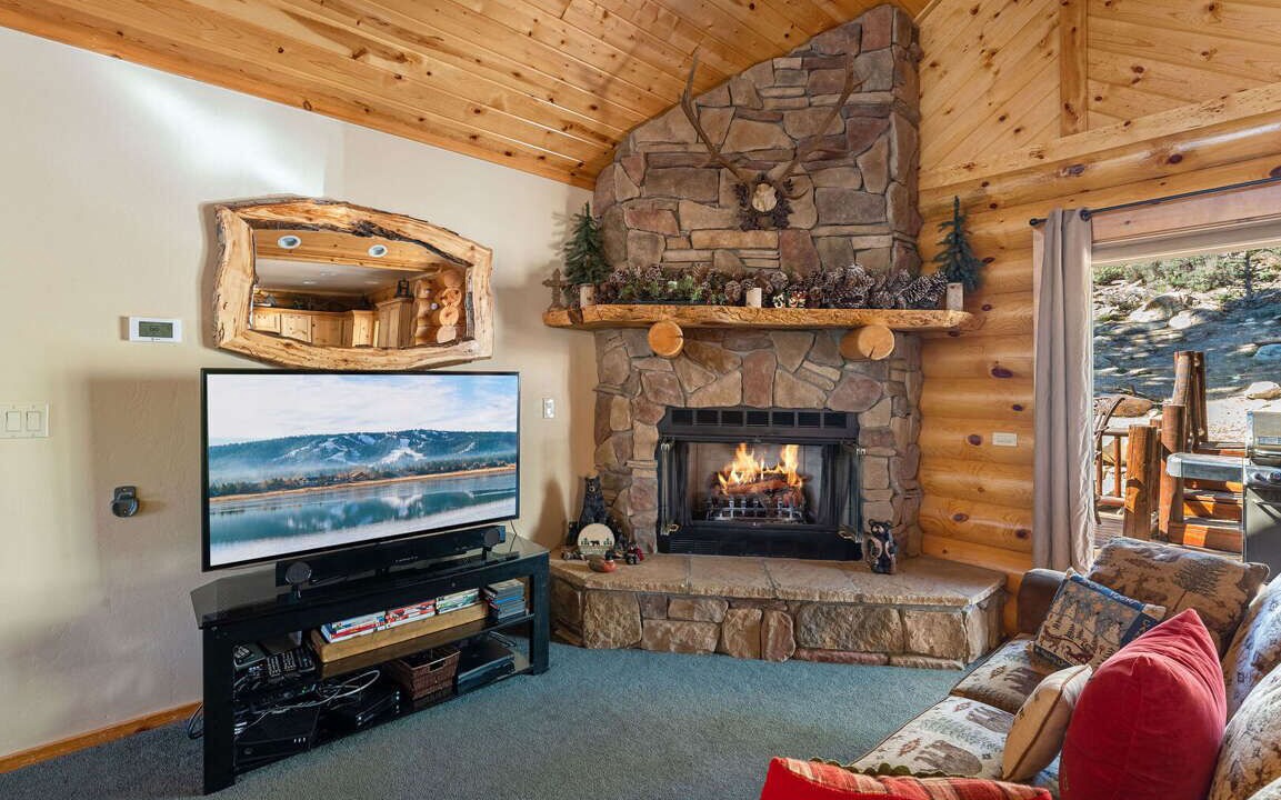 Photo of Livingroom in Castle Glen Estates