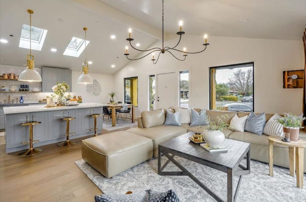 Photo of Livingroom in St. Helena