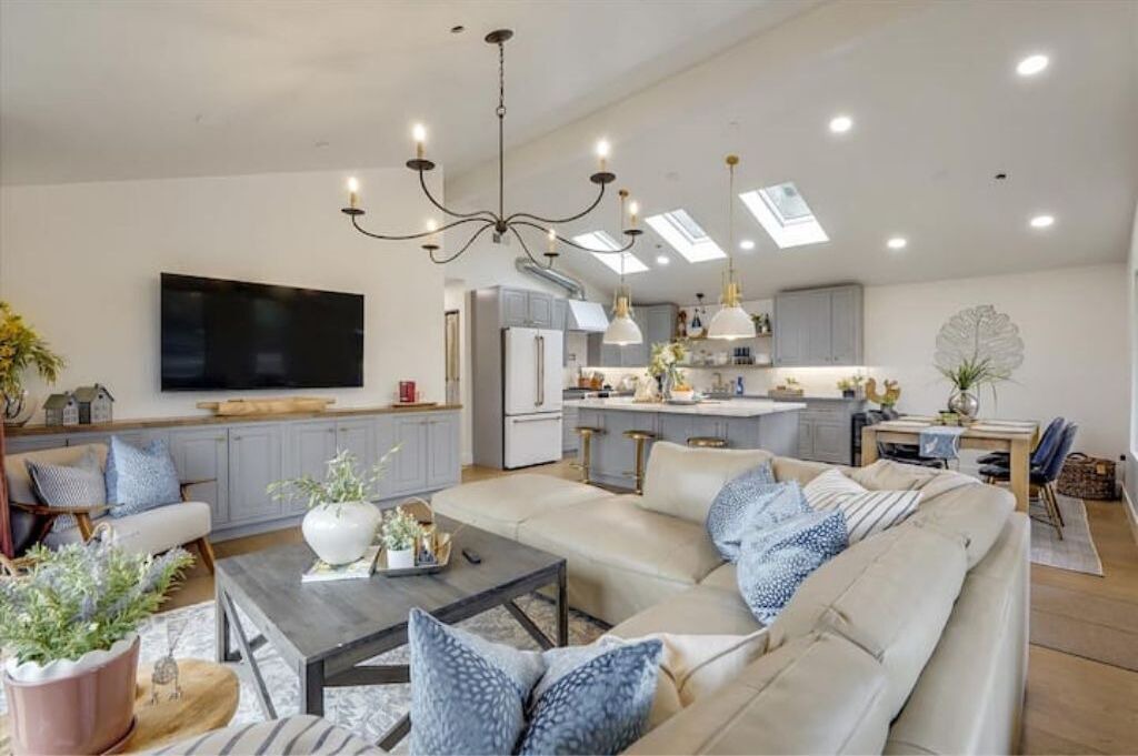 Photo of Livingroom in St. Helena