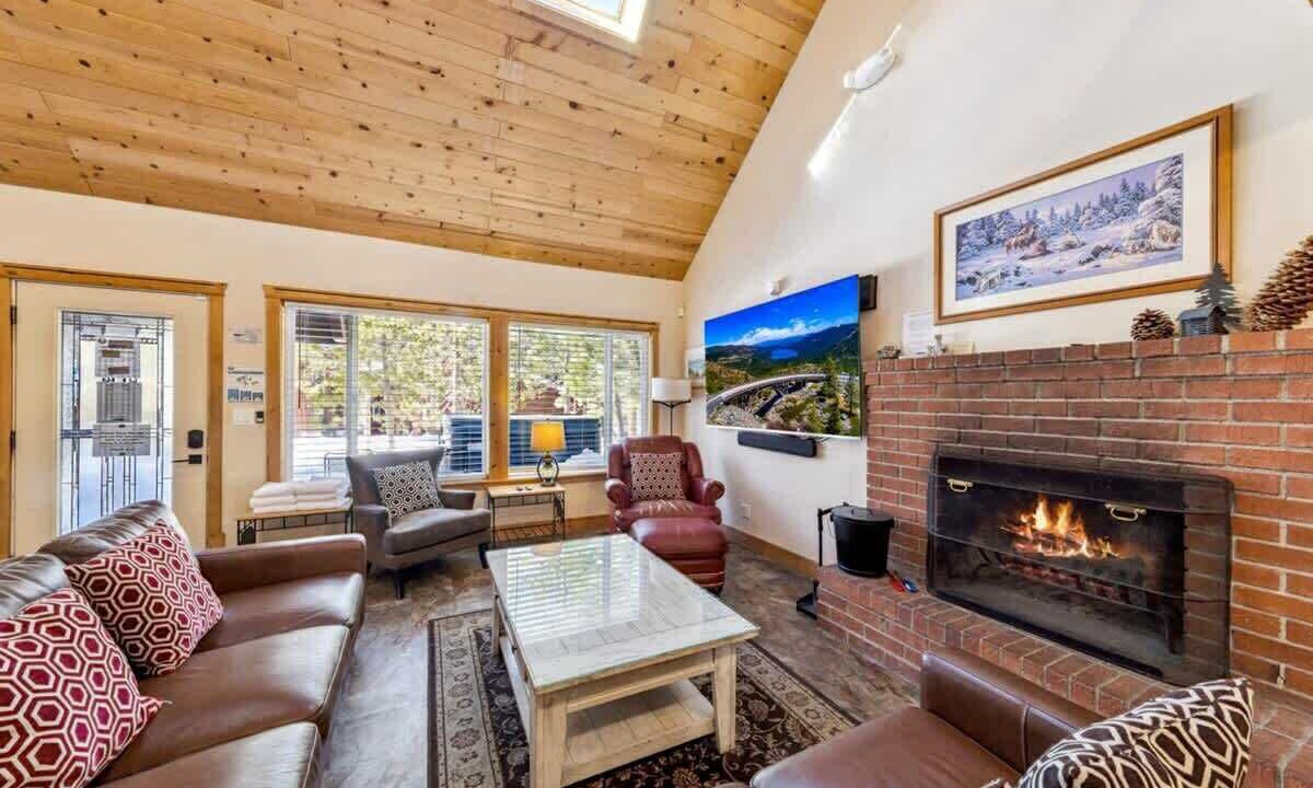 Photo of Livingroom in Montgomery Estates