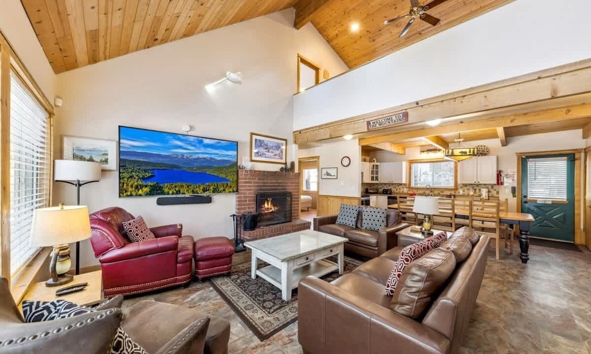 Photo of Livingroom in Montgomery Estates