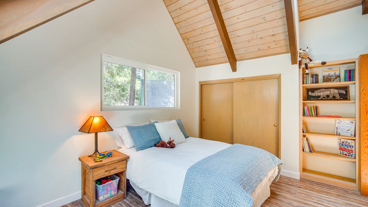 Photo of Bedroom in Cedar Glen