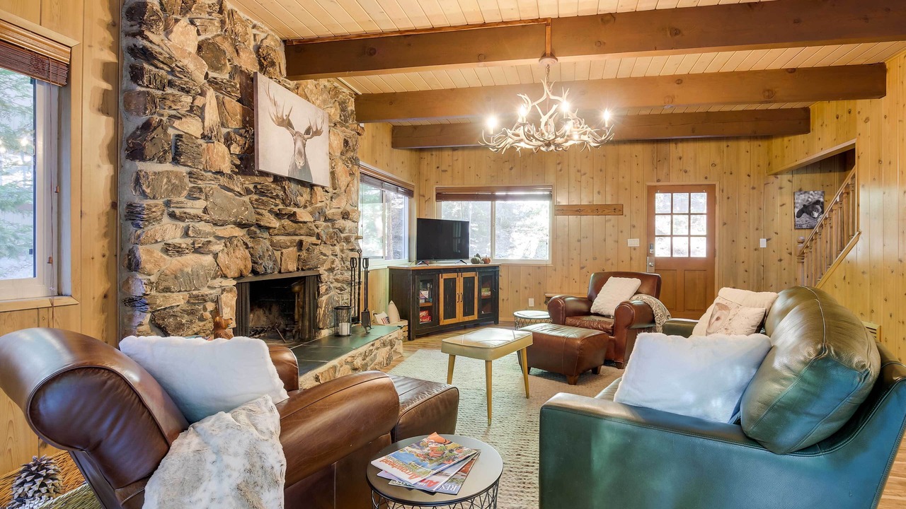Photo of Livingroom in Cedar Glen