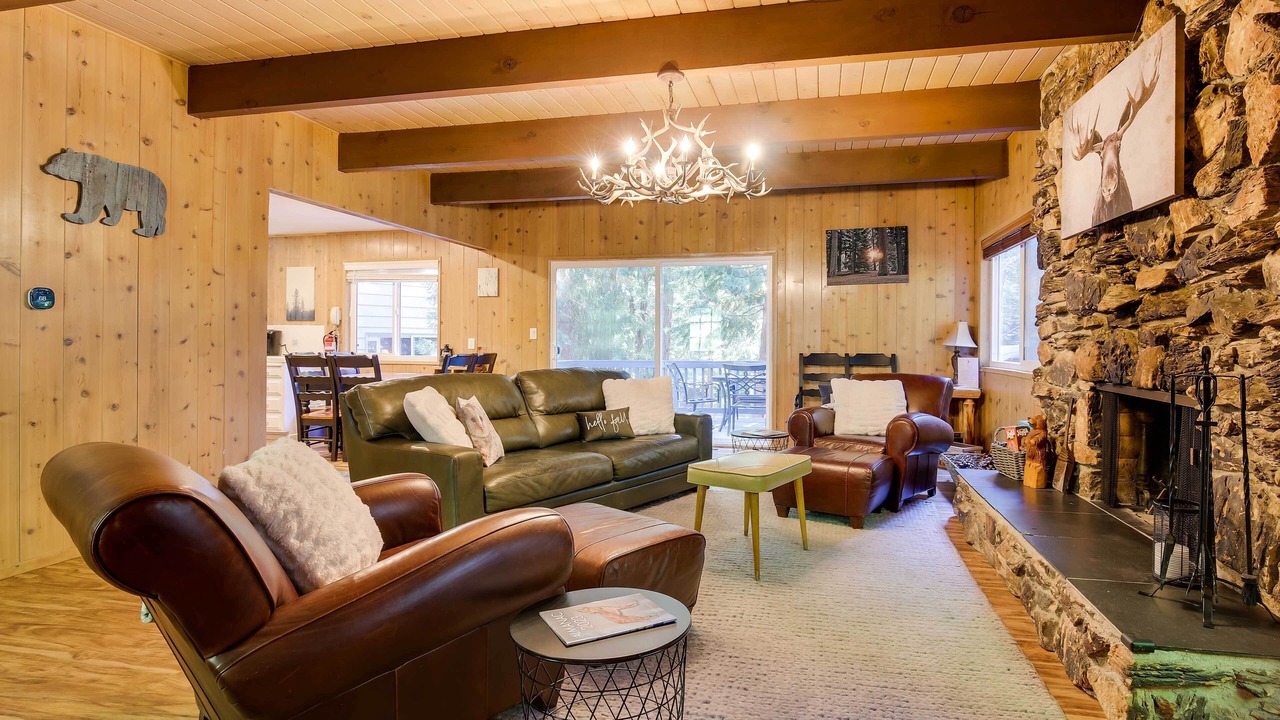 Photo of Livingroom in Cedar Glen