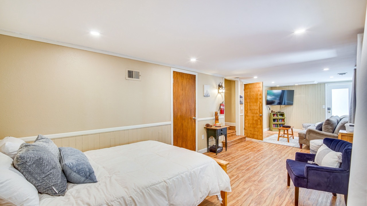 Photo of Bedroom in Cedar Glen