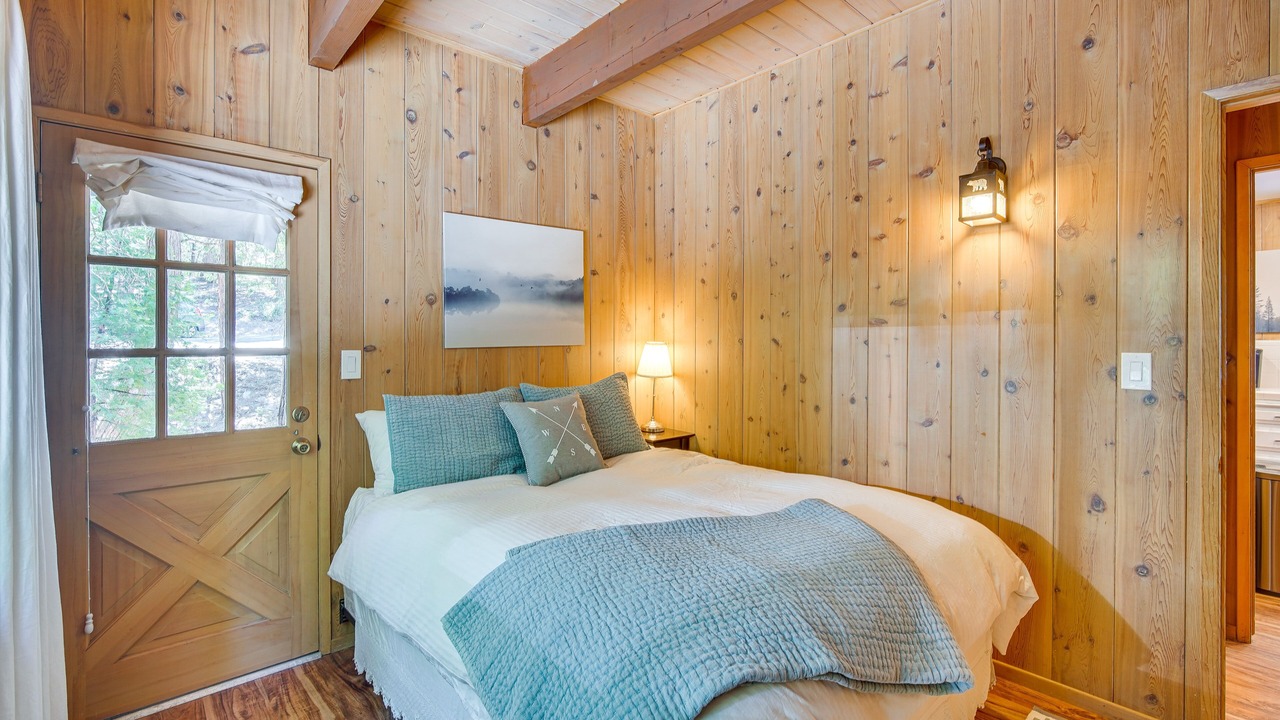 Photo of Bedroom in Cedar Glen