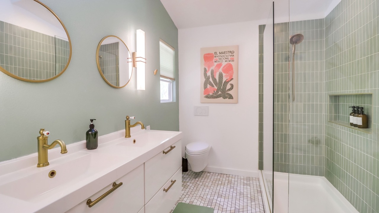 Photo of Bathroom in College West