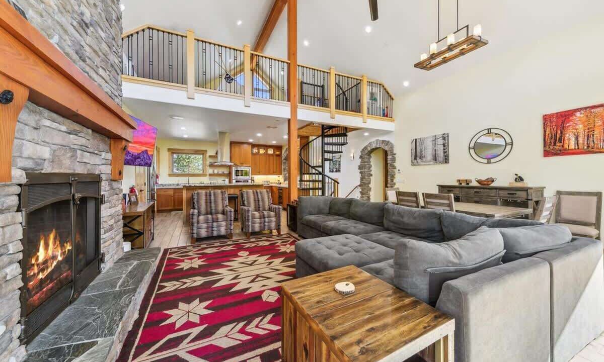 Photo of Livingroom in Mountain View Estates