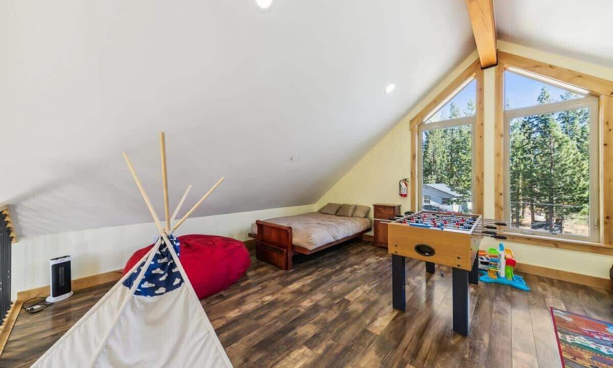 Photo of Bedroom in Mountain View Estates