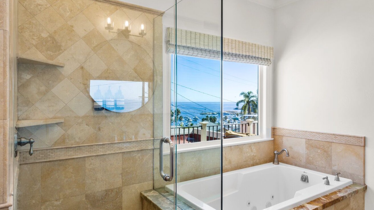 Photo of Bathroom in Avalon