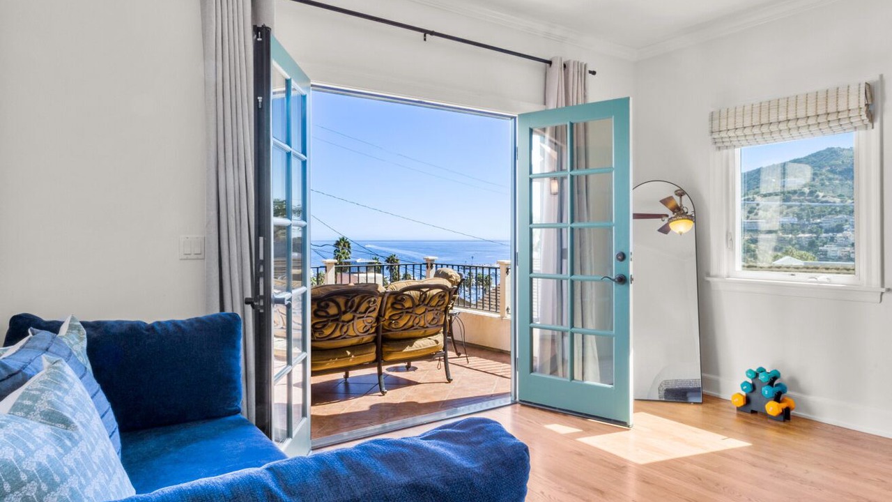 Photo of Livingroom in Avalon