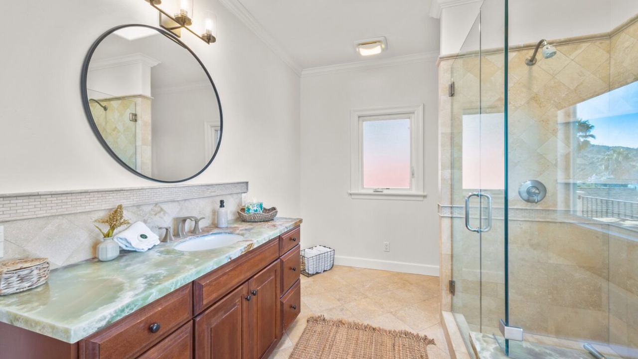 Photo of Bathroom in Avalon