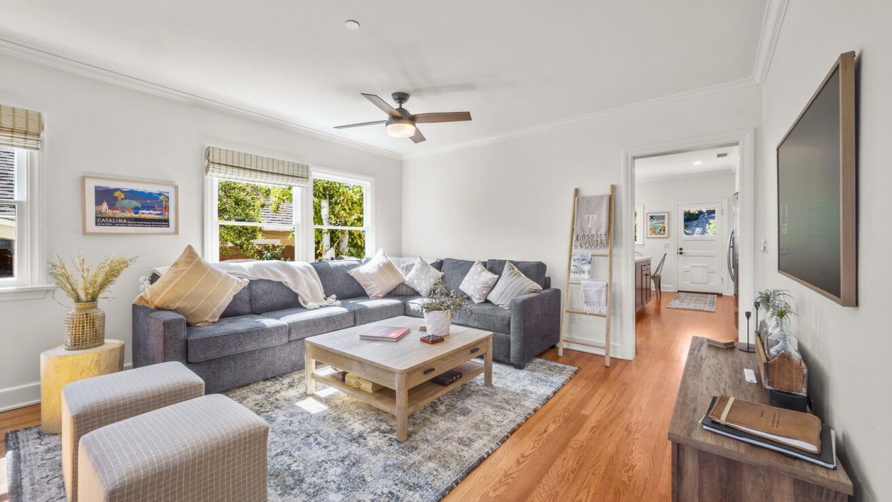 Photo of Livingroom in Avalon