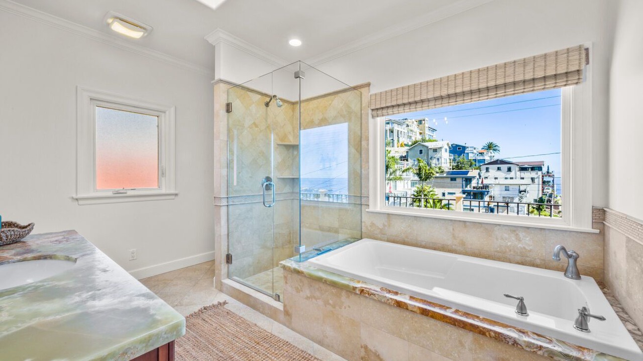 Photo of Bathroom in Avalon
